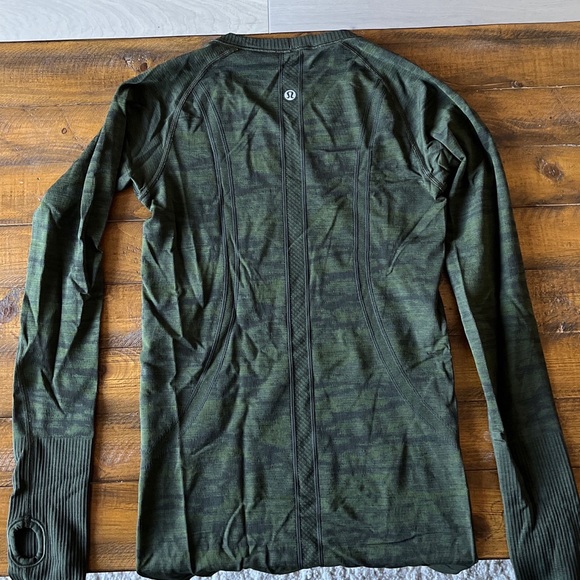Lululemon Swiftly Tech long sleeve - Picture 3 of 3